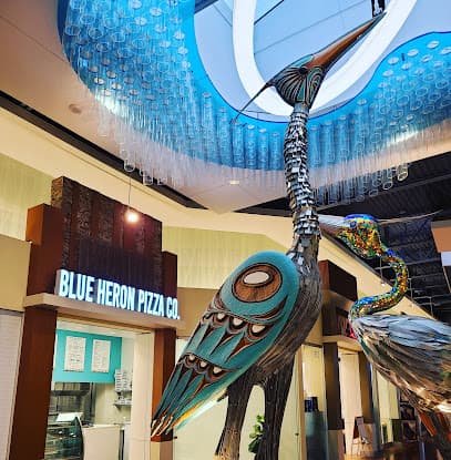 🇨🇦 Blue Heron Pizza Co. Tsawwassen Mills - Pizza, Chai, Tea, Golgappa, Chat Papri, Samosa, Punjabi Food 'n Snacks